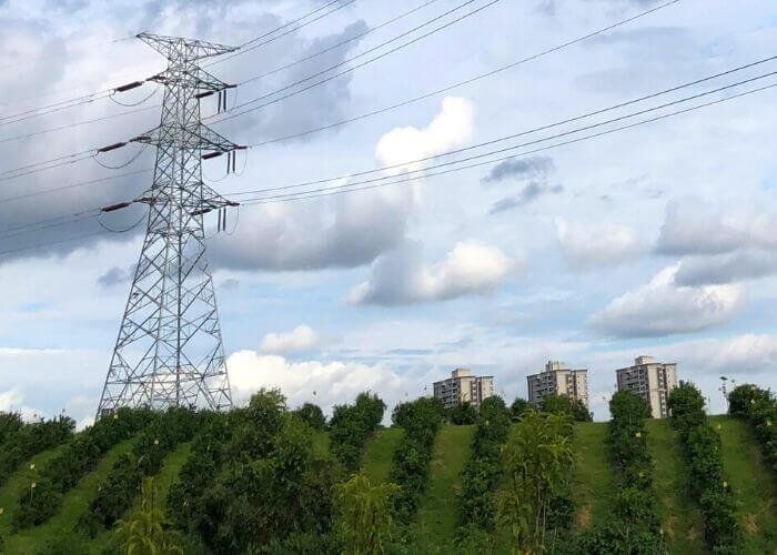 ADSS fiber optic cable in powerlines installation